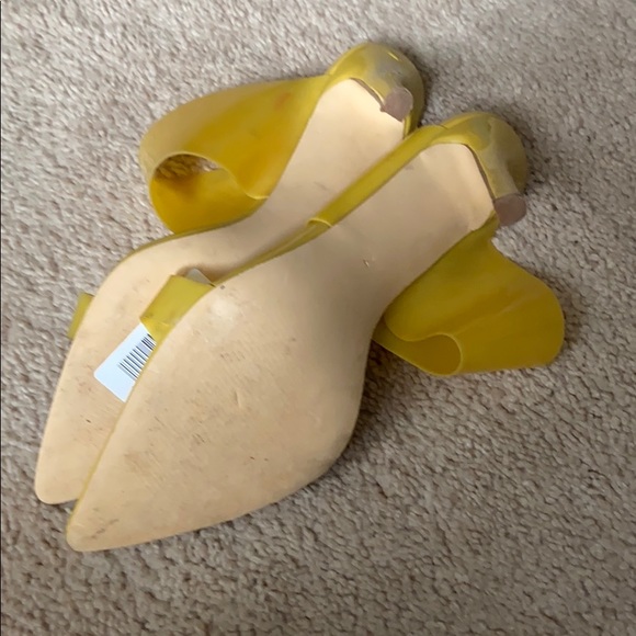 Vivi Yellow stiletto pointed toe mules sandals - Picture 10 of 11
